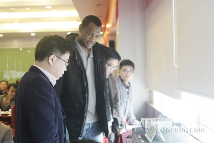 ���g(sh��)�ˆT�F(xi��n)����ʾNC5200Dһ�w���ں�ͨ��ϵ�y(t��ng)